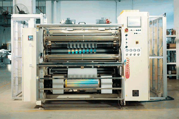 The slitting machine produces a good development trend