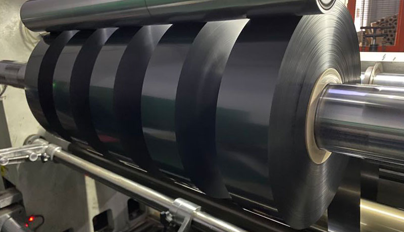 Promoting the development of energy storage The electrode slitting machine plays a key role