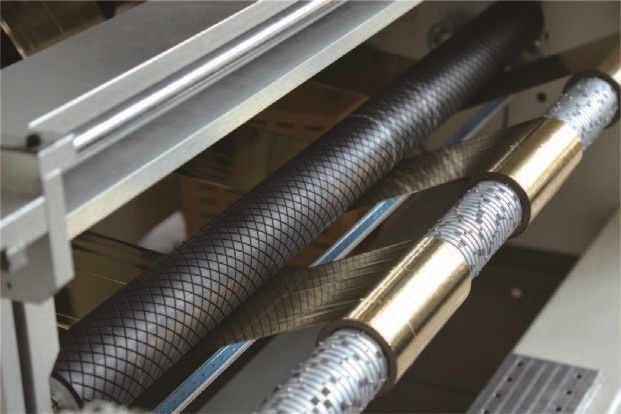 The application of hot stamping film slitting machine in the anodized aluminum hot stamping process